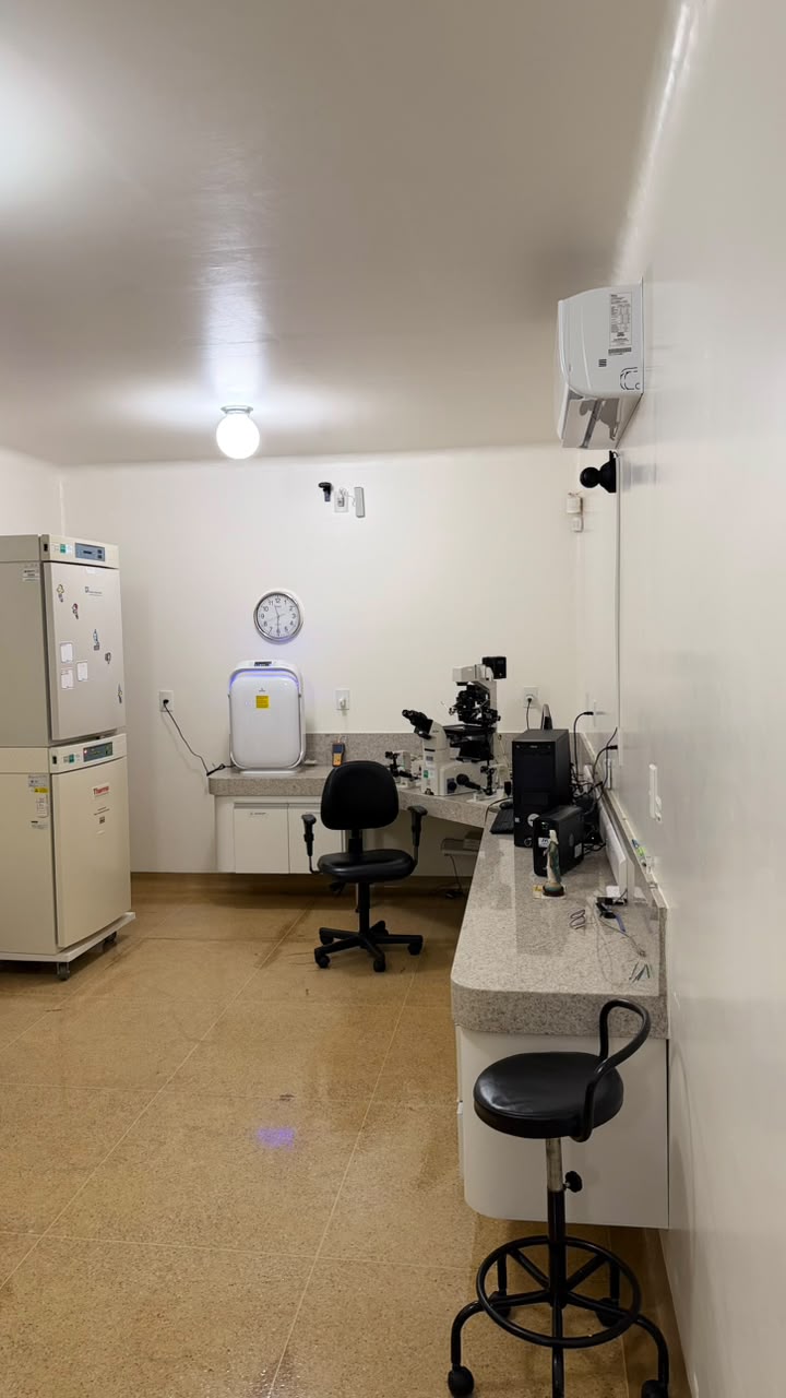 Laboratório de embriologia da Clínica Fértil